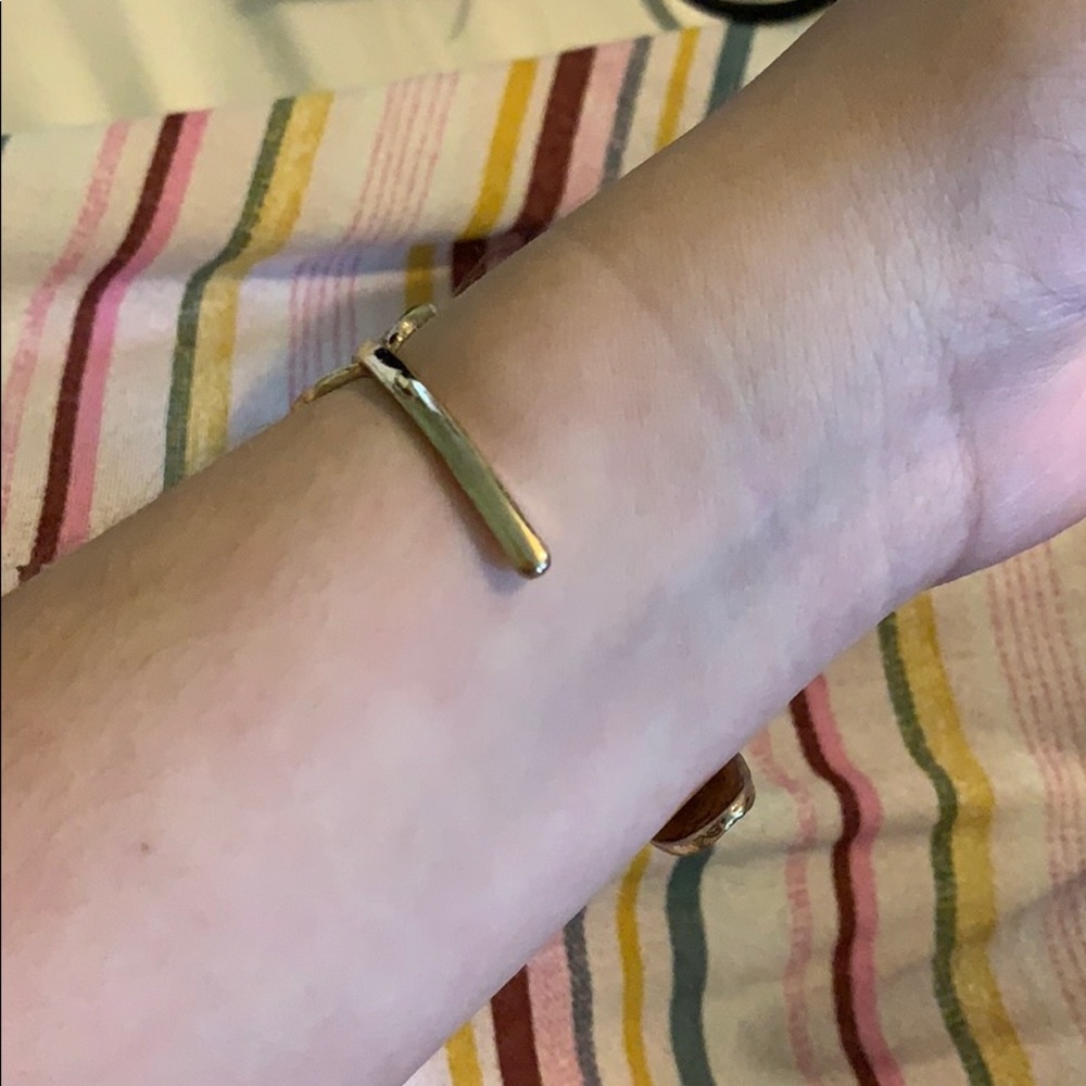 Gold feather bangle - Picture 3 of 3